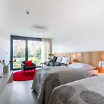Yard 4*