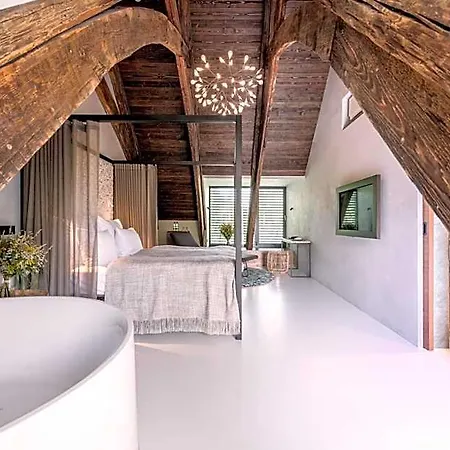 Yard Hotel 4*