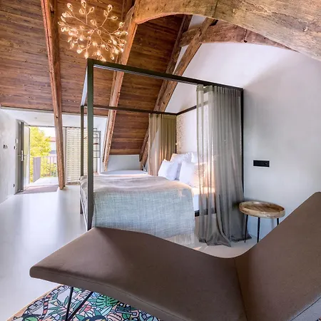 Yard Hotel Predboj